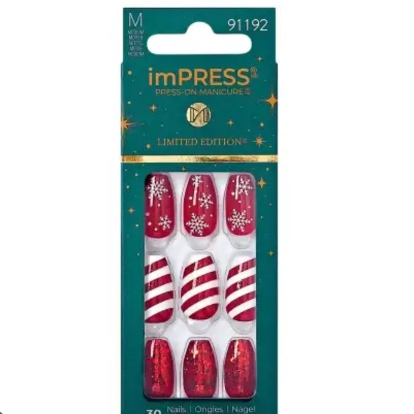 Bundle of Kiss Voguish Fantasy Holiday edition Nails - Set of 6 - Picture 4 of 13